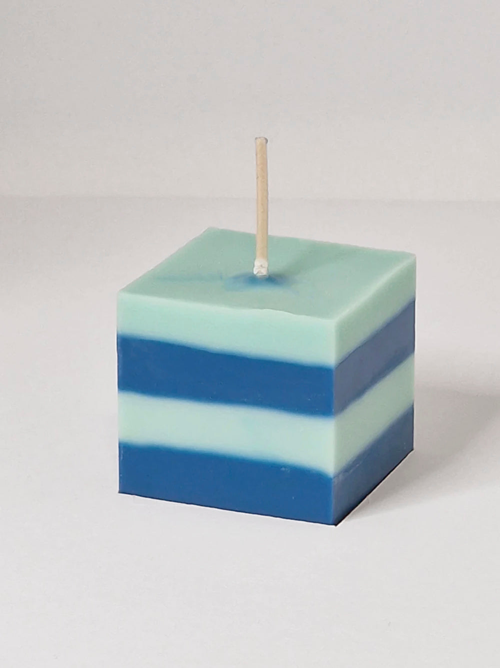 Cube - vierkant koolzaadwas kaarsje blauw,groen
